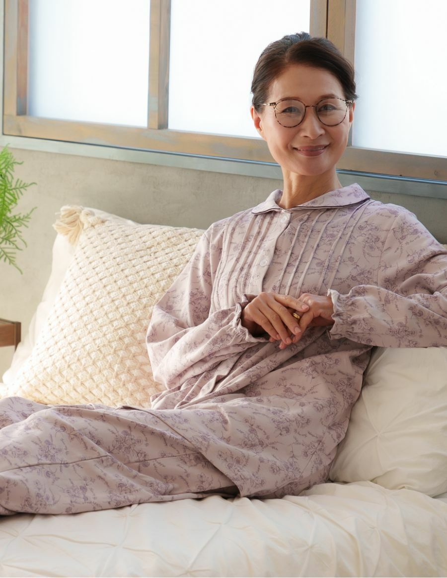 レディースパジャマ 小花柄 前開きタイプ 介護用　綿100%